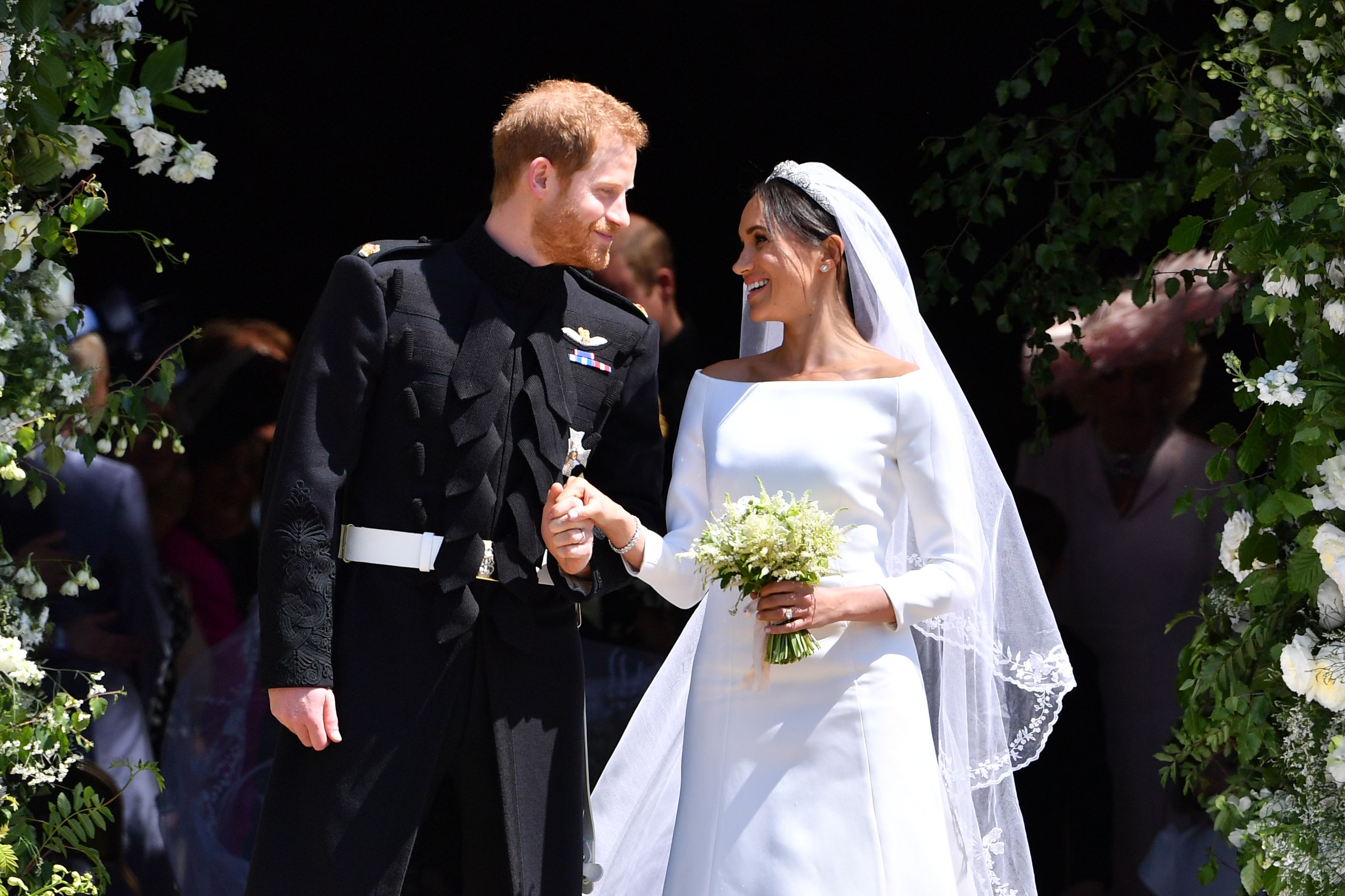 harryandmeghanmoment-1526748540.jpg